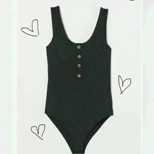 H&M Black Ribbed Bodysuit  size S‎